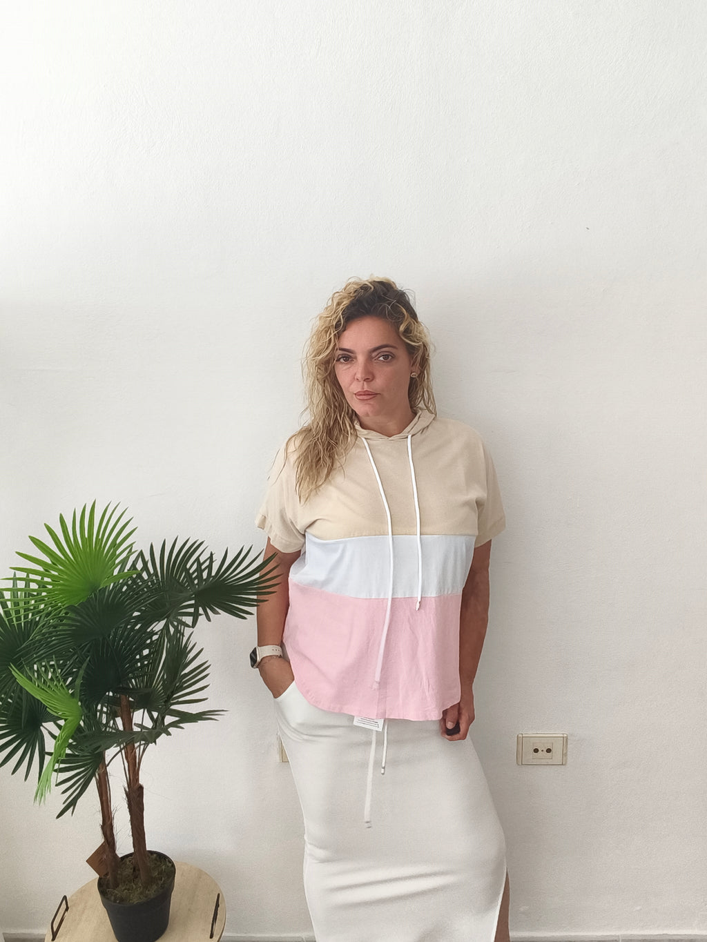 Camisa sport con capucha